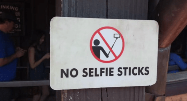 Disney-selfie-stick-ban-01.png